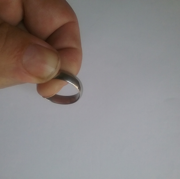 Silver Ring - Picture 4 of 4